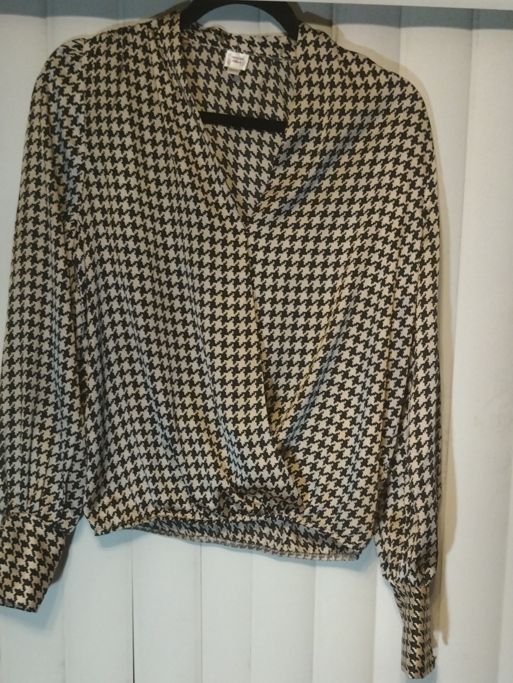 Autres Filles Houndstooth Faux-Wrap Blouse - Black & Cream